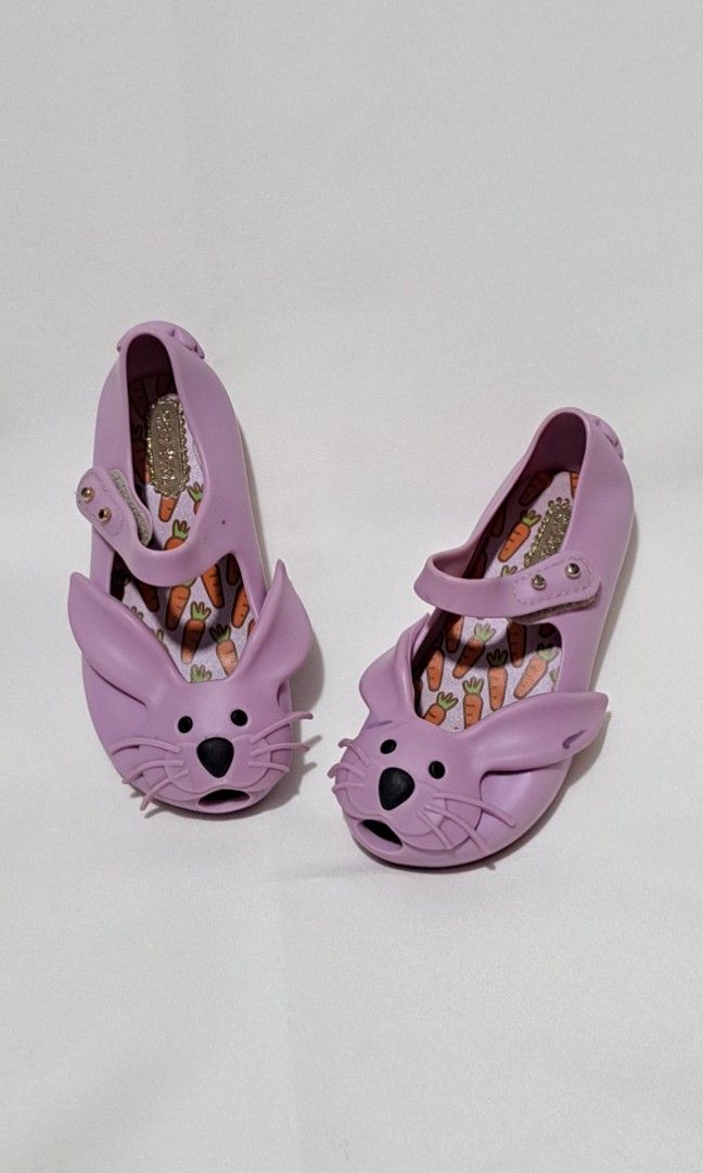 Original melissa USA 7@ 13 cm (Category: Babies & Kids Fashion) located in Quezon City. Submitted by kimlynandaya (Listing ID 1319822724, Image 2). Description: original mini melissa size:USA 7 Eur: 22 /23 bra 20 /21 Jpn 13 cm insole : 13 cm cm outsole 14 cm ready to wear minimal issue: may part na may sulat ng konti minimal sign of usage.