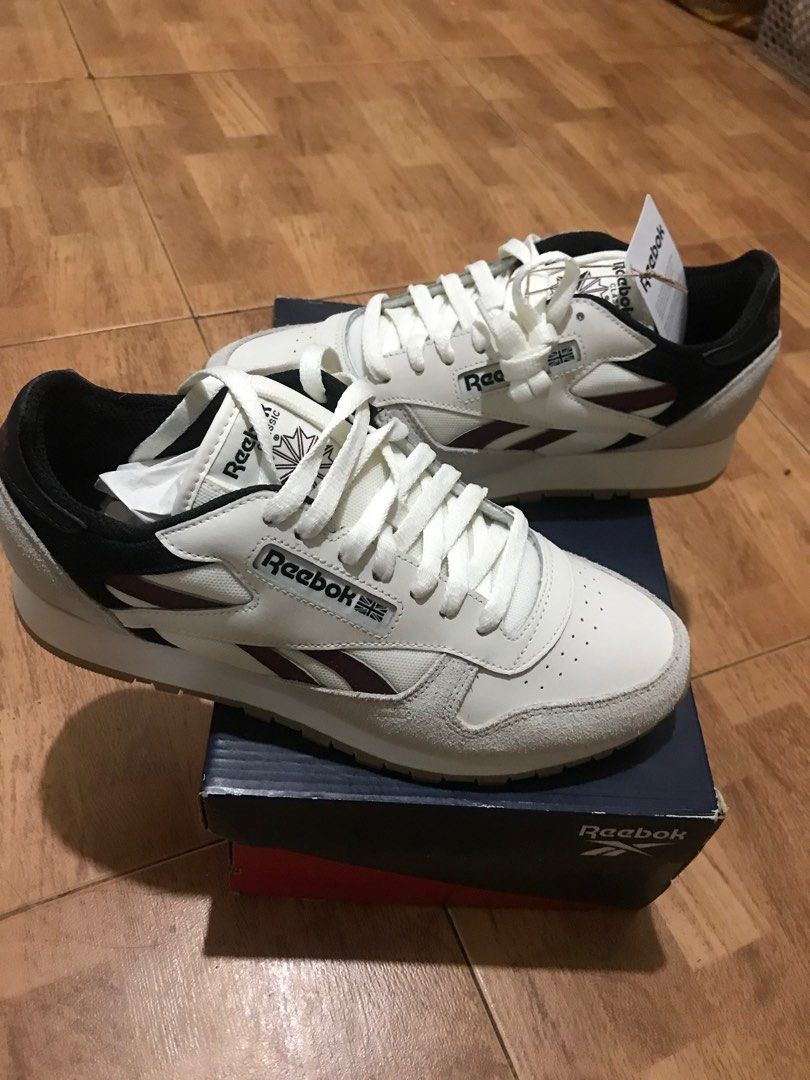 Reebook classic leather sneakers rubber shoes (Category: Sneakers) located in Paranaque City. Submitted by jentree (Listing ID 1319874417, Image 2). Description: SiZe 10 Brand new in box 100% original.
