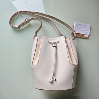 （分類：）位於 。 由 annac111 提交（商品編號 1319835594，圖片 1）。簡介： 。