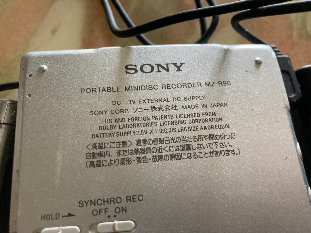 SONY MDウォークマン MZ-R90 美品 動作確認済み SONY MDウォークマン MZ-R90 オーディオ機器
