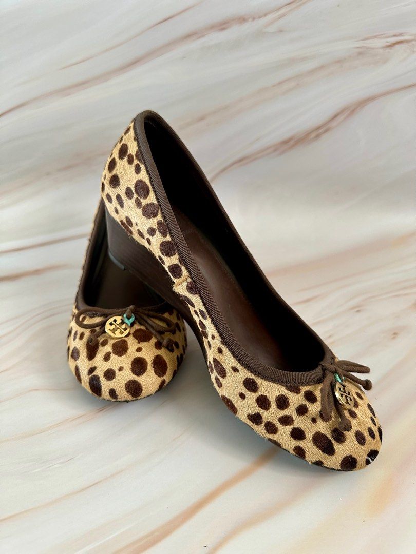 TORY BURCH CHELSEA WEDGE Luxury Sneakers Footwear on Carousell