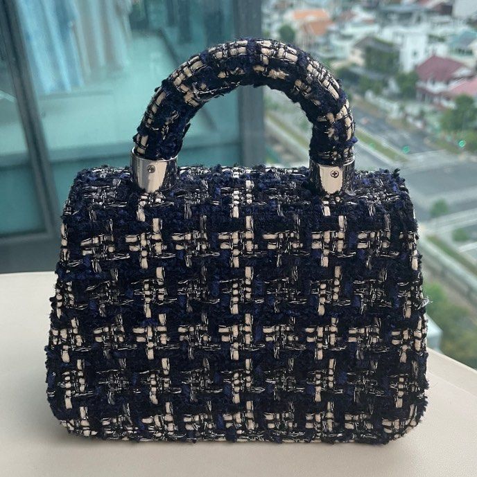 Zara navy bag outlet