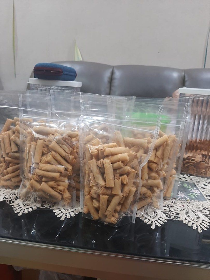 Assorted Chips (Category: Packaged & Instant Food) located in Singapore. Submitted by zulnain21 (Listing ID 1320027474, Image 2). Description: Belinjau original Belinjau spicy Belinjau thai (sweet n spicy) Shrimp roll Spicy tempeh Peyek anchovies Peyek peanut Item is packed (180g - 200g) Mix and match 3 for $10 1 for $4 .