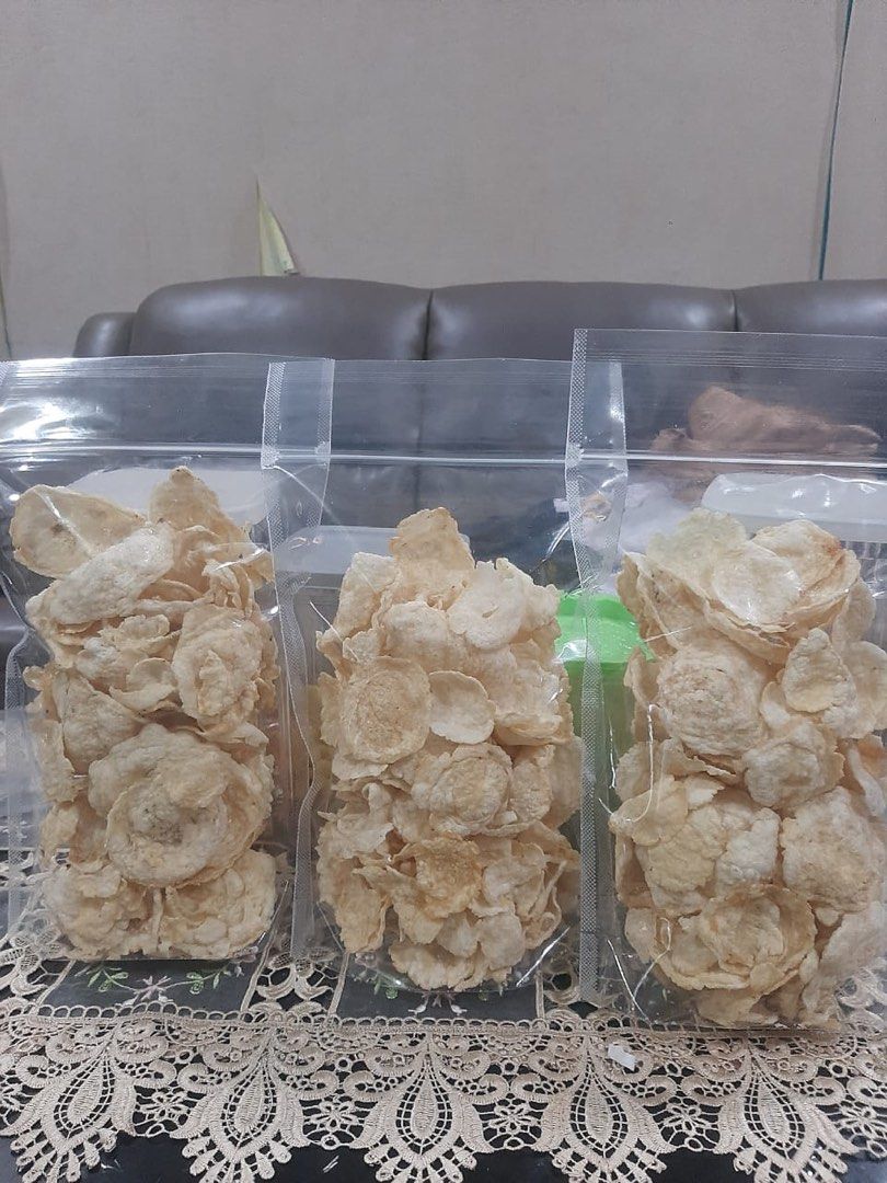 Assorted Chips (Category: Packaged & Instant Food) located in Singapore. Submitted by zulnain21 (Listing ID 1320027474, Image 1). Description: Belinjau original Belinjau spicy Belinjau thai (sweet n spicy) Shrimp roll Spicy tempeh Peyek anchovies Peyek peanut Item is packed (180g - 200g) Mix and match 3 for $10 1 for $4 .