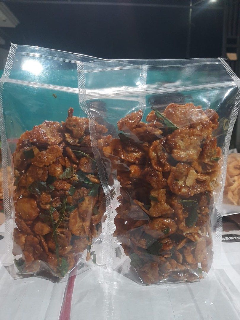 Assorted Chips (Category: Packaged & Instant Food) located in Singapore. Submitted by zulnain21 (Listing ID 1320027474, Image 3). Description: Belinjau original Belinjau spicy Belinjau thai (sweet n spicy) Shrimp roll Spicy tempeh Peyek anchovies Peyek peanut Item is packed (180g - 200g) Mix and match 3 for $10 1 for $4 .