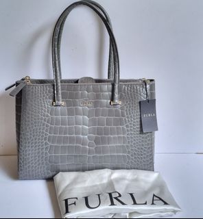 (Kategori: ) berada di . Dikirim oleh natalie_authenticpreloved (ID iklan 1319924637, Gambar 1). Deskripsi: .