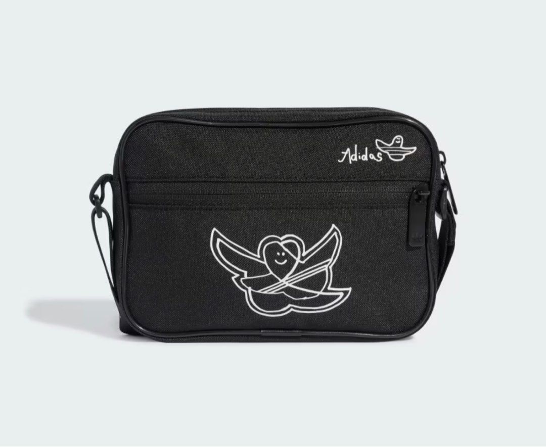 Brand new with tag instock Authentic Adidas mini originals Airliner Bag logo cute ghost sling bag black
