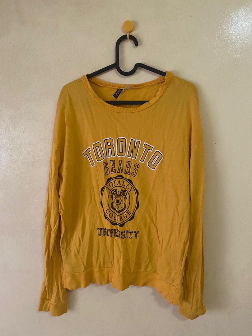 Authentic H M Varsity Pullover Sweater Women s Fashion Tops Longsleeves on Carousell