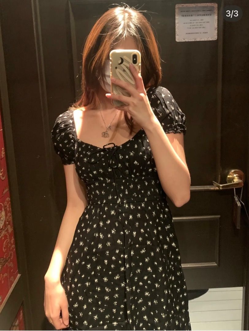 BNWT Hollister Black Puff Sleeve Floral Dress Size Medium Can fit Small Size