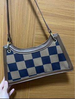 (Category: ) located in . Submitted by binaboo (Listing ID 1319932983, Image 1). Description: .