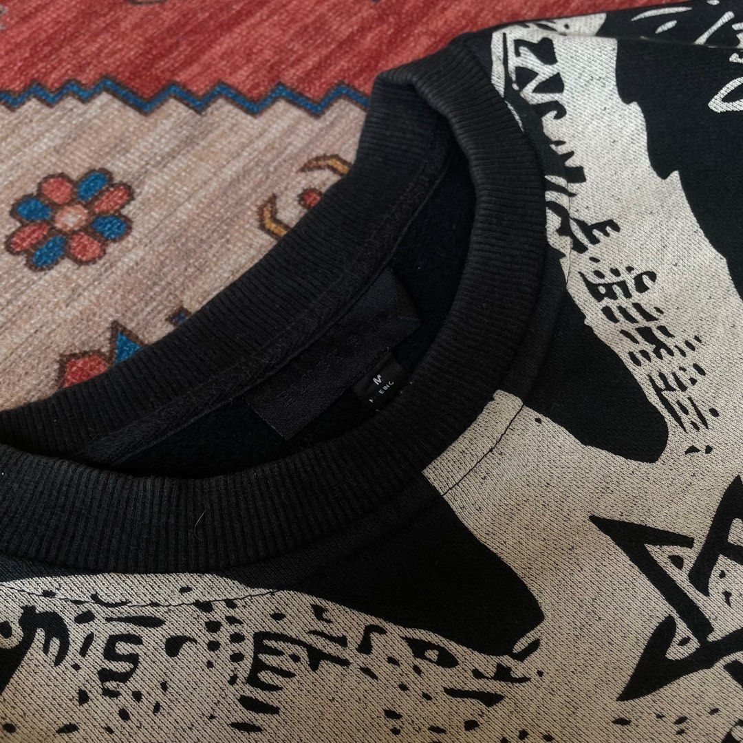 Black scale crewneck outlet
