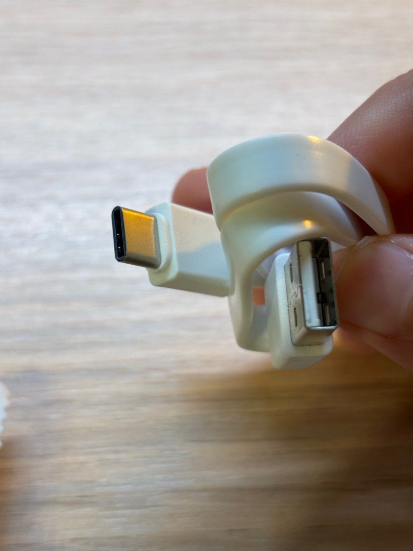 Data Wire （分類：其他）位於 Hong Kong。 由 aprilau 提交（商品編號 1319972172，圖片 1）。簡介： USB to USB-c (see the pic) No bargaining Pls read the details for the place we trade, I won’t answer the questions if I already stated in the description. Sorry.。