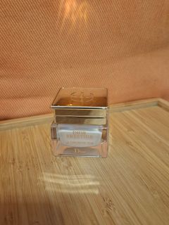 （分類：）位於 。 由 lizbumblebee 提交（商品編號 1319943249，圖片 1）。簡介： 。