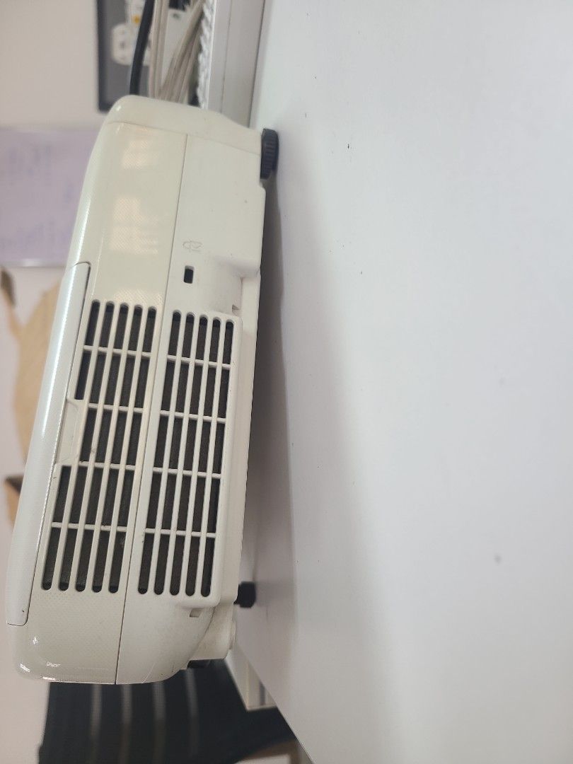 EPSON projector (Category: Projectors) located in Taguig. Submitted by audrea.c (Listing ID 1319903756, Image 3). Description: EBU32- MODEL: H722C.