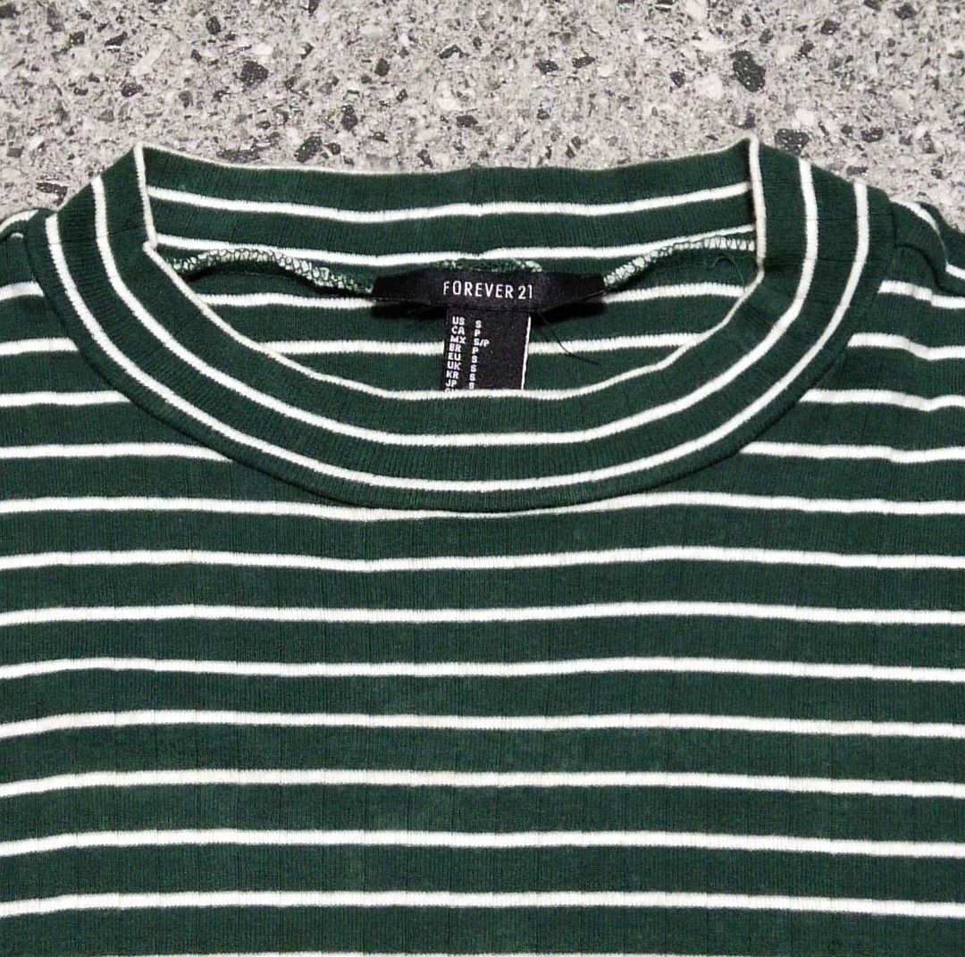 Forevery 21 Green Stripes Top (Category: Shirts) located in Rizal. Submitted by lhsngsgrl (Listing ID 1320037911, Image 3). Description: - In good condition - Stretchy - Size: No size on tag / Best fit is medium MOP: Gcash only. Payment first process..