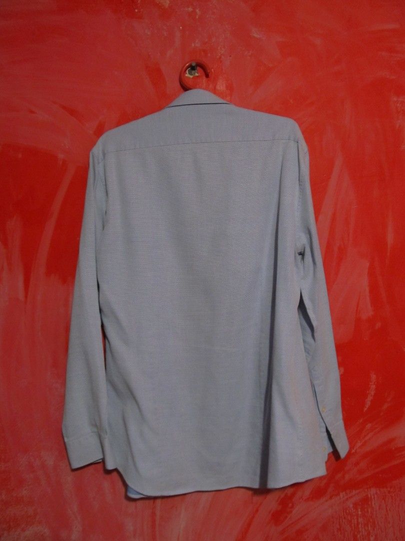 G2000 Baby Blue shirt (Category: Formal Shirts) located in Pateros City. Submitted by trestreschicc (Listing ID 1319922961, Image 2). Description: FOR HOT GUYS ONLY. hugs your muscly bod has that texture on the outside fabric that gives Katniss HG2 catching fire vibes.