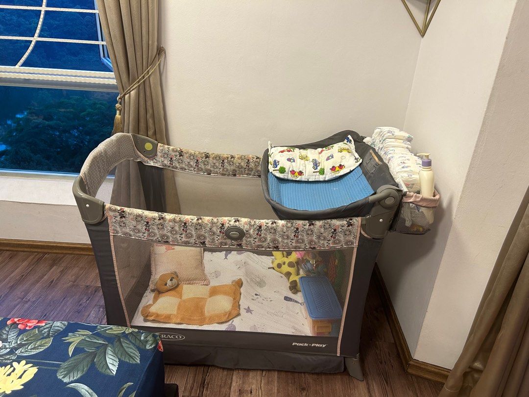 Graco Pack and Playpen with Diaper Changing station