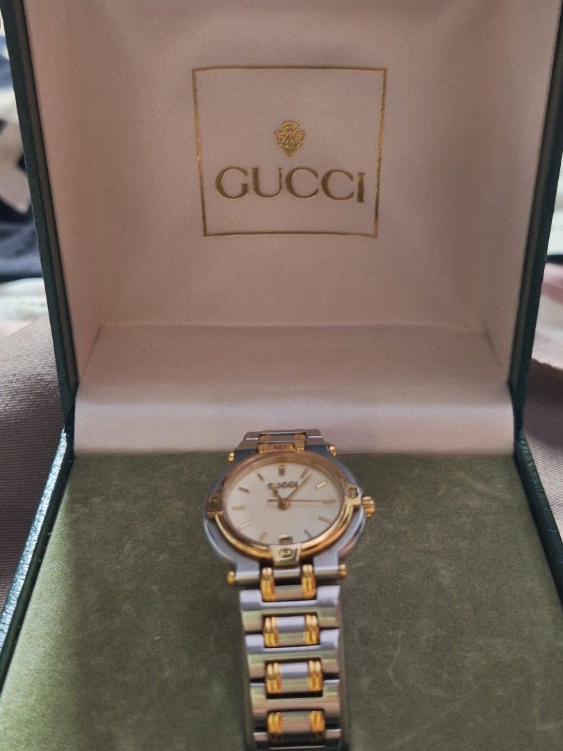 Gucci 900L