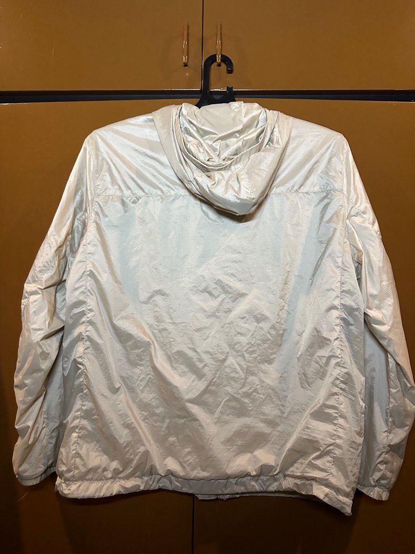 H&M Windbreaker Jacket (Category: Coats, Jackets and Outerwear) located in Manila. Submitted by declutter_270 (Listing ID 1320058947, Image 3). Description: -rfs decluttering.