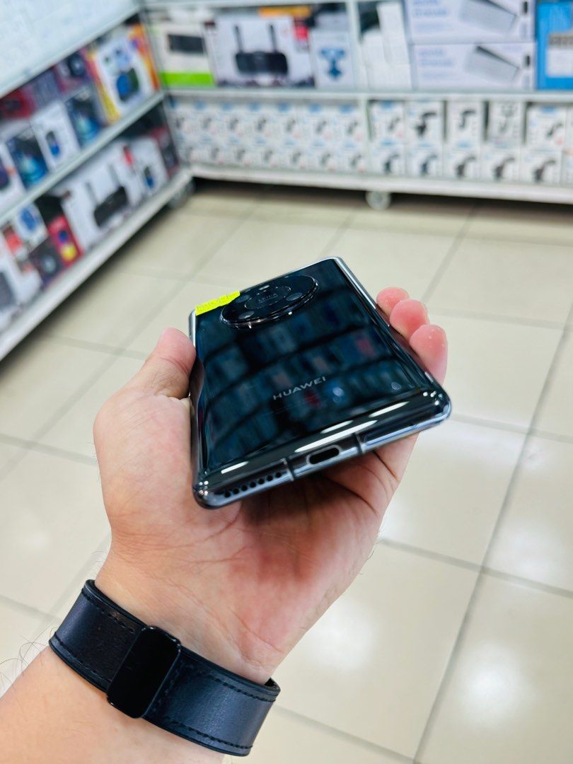 Huawei Mate 40 Pro 8/256GB Openline 99%smooth No issues (Category: Huawei) located in San Juan City. Submitted by saabangadgetshop (Listing ID 1319904909, Image 3). Description: Onhand | Pre-owned Huawei Mate 40 Pro 8/256GB OPENLINE NTC APPROVED NO HIDDEN ISSUES NO HISTORY OF REPAIR 99%Smooth TEST TO SAWA RESET ALL YOU WANT NOT REFURBISHED AUTHENTIC PHONE ALL WORKING 🆓Freebies ✅Adaptor w/cable Mode of Payment : ⬇️ ▪️Cash ▪️Bank Transfer ▪️Gcash 