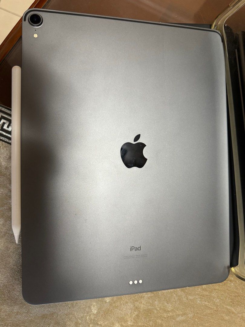 iPad Pro 12.9inch 256GB with Apple magic keyboard (Category: iPad) located in Manila. Submitted by nix1203 (Listing ID 1319901158, Image 2). Description: For sale iPad Pro 12.9 inch (3rd generation) 256GB With Magic Keyboard All working in good condition/magic keyboard has some scratches .