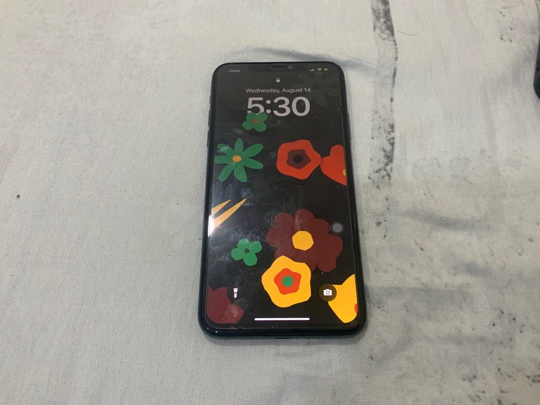 Iphone 11 Pro Max 64 GB Midnight Green (Category: iPhone 11 Series) located in Quezon. Submitted by jesln (Listing ID 1319983372, Image 3). Description: Recently updated 64gb Factory unlock 77 battery health Inclusions: Charger and case No issue besides sa may scratches sa top part ng phone and may amoled burn sa screen The cracks are from the tempered glass All working besides that and performance is still good Negotiable for sure buyers only me