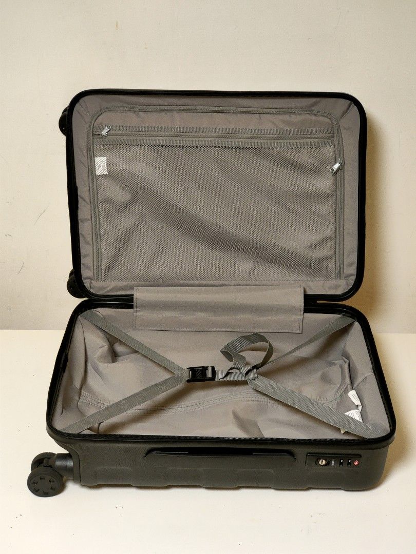 有保養Japan Muji 36L small carry on size suitcase, good shape