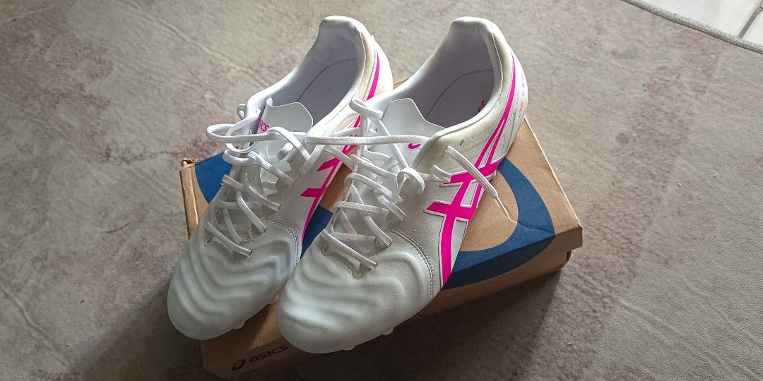 Kasut bola asics best sale