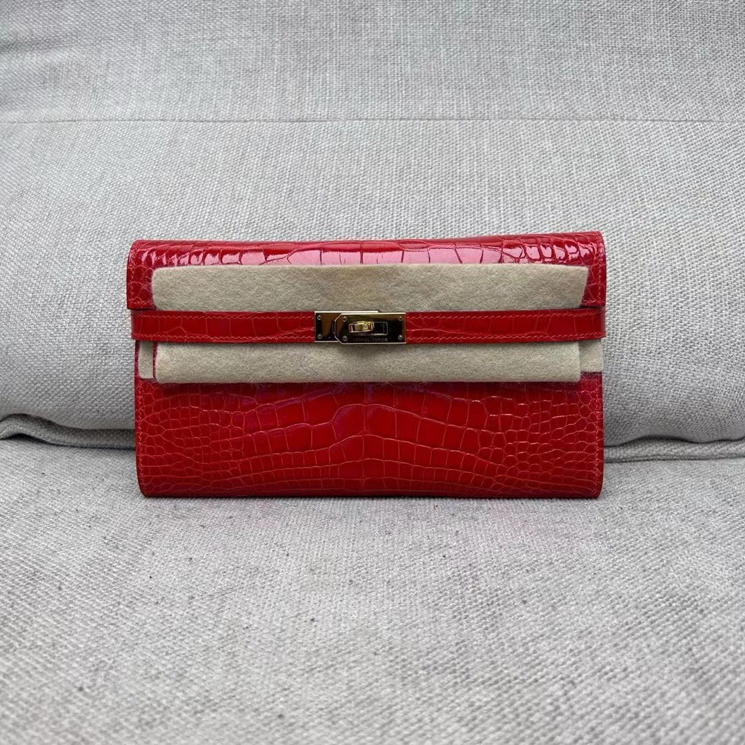 Kellylong 紅鱷魚錢包, 名牌, 手袋及銀包- Carousell