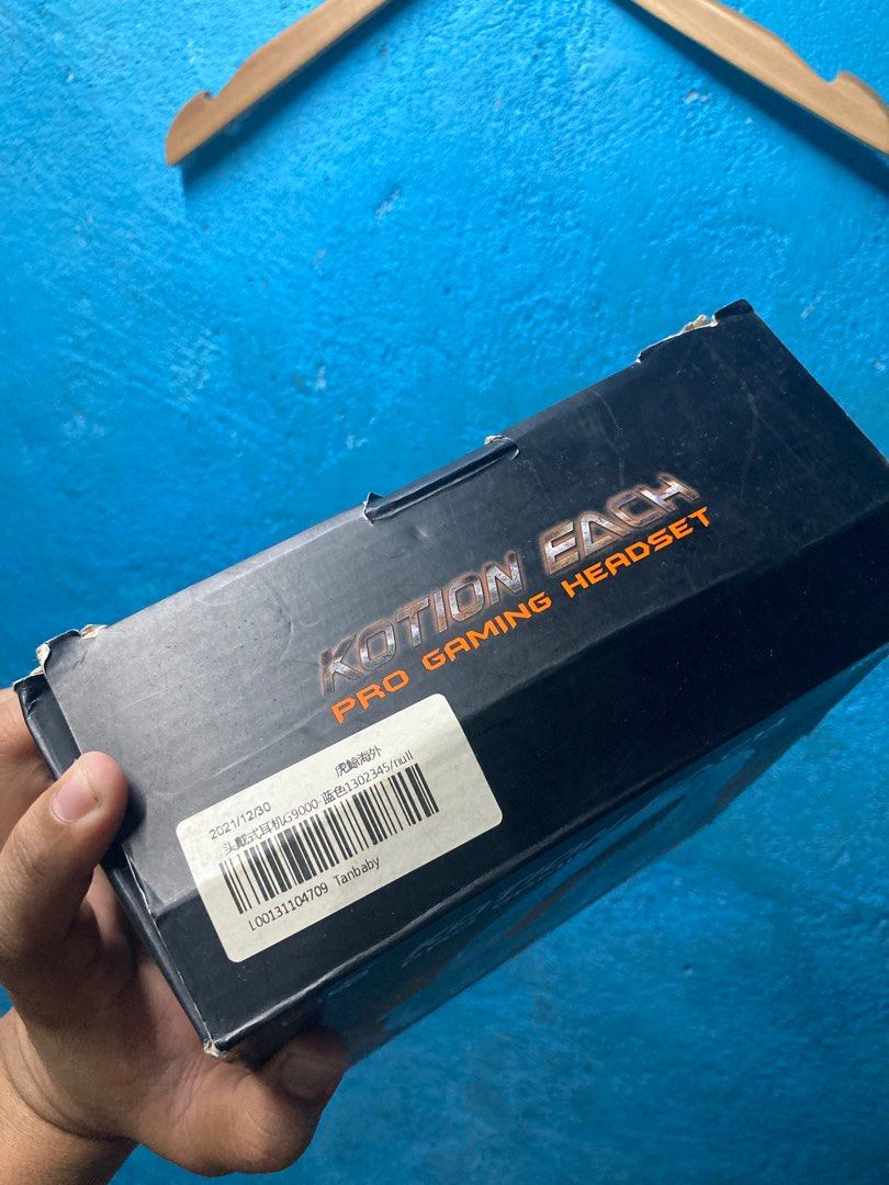 Kotion each pro gaming headset (Category: Headphones & Headsets) located in Quezon City. Submitted by thriftxgoods (Listing ID 1320026705, Image 2). Description: Forsale Kotion each pro gaming headset Bnew 700.