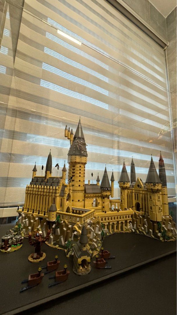 Lego 71043 retired outlet