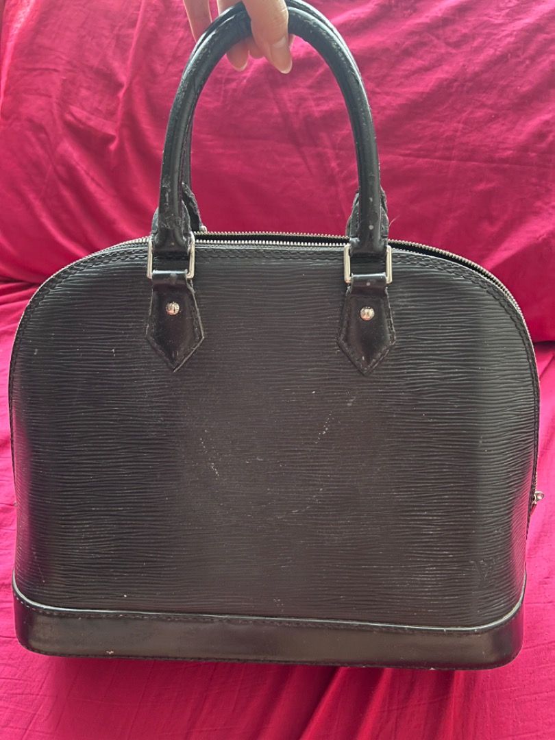LV alma Epi Black (Category: Luxury Bags & Wallets) located in Quezon City. Submitted by docagillemontemayor (Listing ID 1320010038, Image 3). Description: Project bag✨💖 What you see is what you get💯.