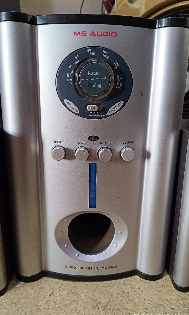 MG Audio (defective) (Category: Soundbars, Speakers & Amplifiers) located in Pasig City. Submitted by richard.dg (Listing ID 1319972396, Image 2). Description: Maganda at malakas tumunog via Aux-in (ok na PC speakers) kaso yung tuner niya at volume knobs medyo di kumakagat minsan. Needs repair As is, where is.