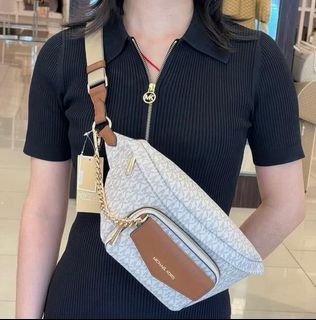 (Category: ) located in . Submitted by pursesandai (Listing ID 1319931846, Image 1). Description: .