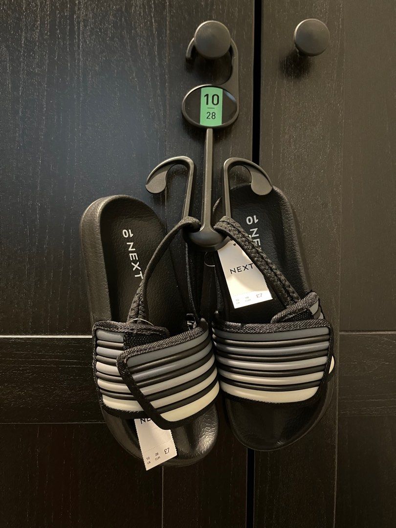 Infant sliders size 8 top
