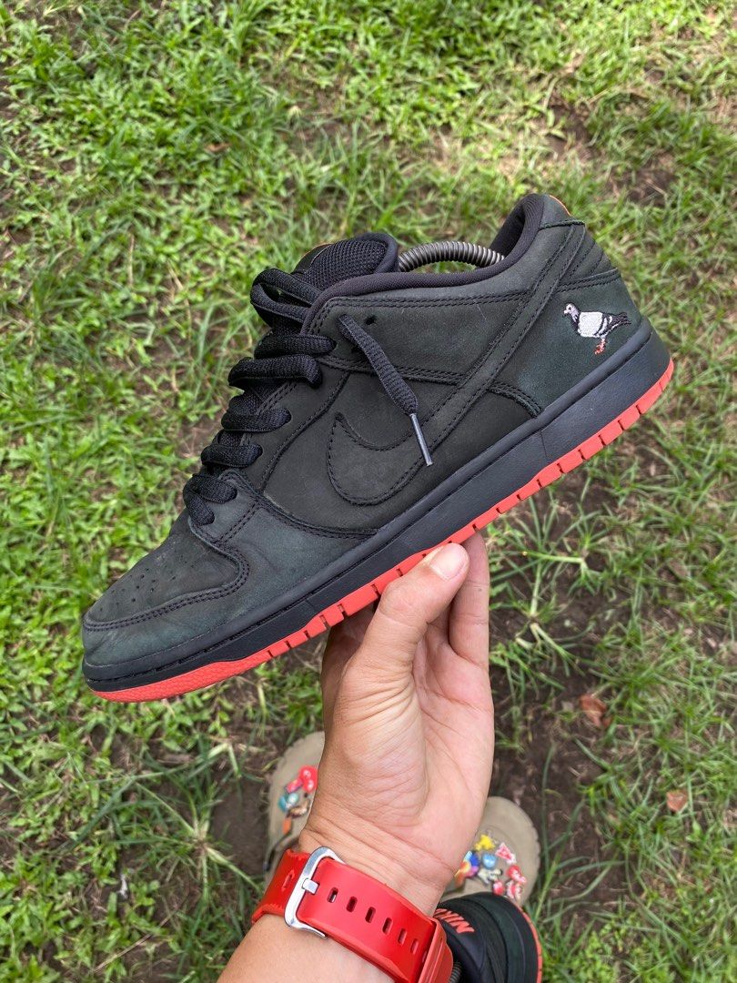 Nike SB Dunk Low x Jeff Staple Black Pigeon (Category: Sneakers) located in Bacolod City. Submitted by novymaesel14868 (Listing ID 1319979770, Image 3). Description: Nike SB Dunk x Jeff Staple “Black Pigeon” Size 10 28cm Excellent Condition Minor Sign Of Usage No Box .