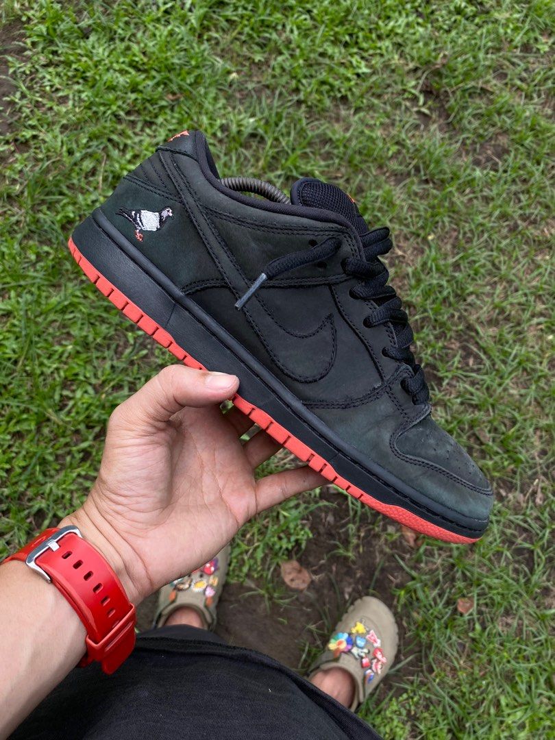 Nike SB Dunk Low x Jeff Staple Black Pigeon (Category: Sneakers) located in Bacolod City. Submitted by novymaesel14868 (Listing ID 1319979770, Image 2). Description: Nike SB Dunk x Jeff Staple “Black Pigeon” Size 10 28cm Excellent Condition Minor Sign Of Usage No Box .