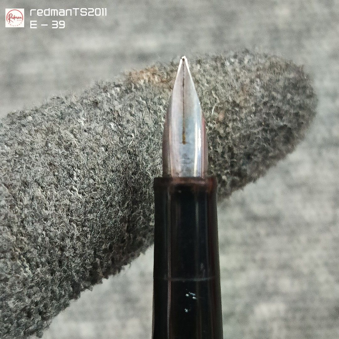 Parker 15 Fountain Pen (Category: Stationery & School Supplies) located in Meycauayan. Submitted by redmants2011 (Listing ID 1319951736, Image 3). Description: Need cleaning, ink may have dried up through the years. Payment - Gcash / Bank Transfer Shipping - Gogo Xpress / Flash Express.