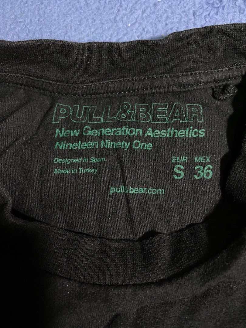 Pull&Bear Tshirt (Category: Tshirts & Polo Shirts) located in Kuching. Submitted by nattch (Listing ID 1319995259, Image 2). Description: Shoulders: 39cm Chest: 46cm Length: 63cm.