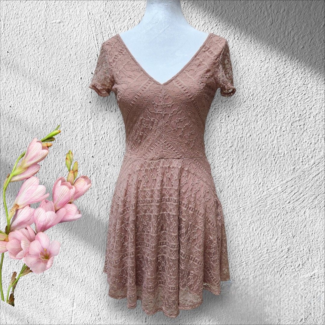 PW181 (S to M) Forever 21 women dusty pink Lace fit & Flare dress, Women's  Fashion, Dresses & Sets, Dresses on Carousell