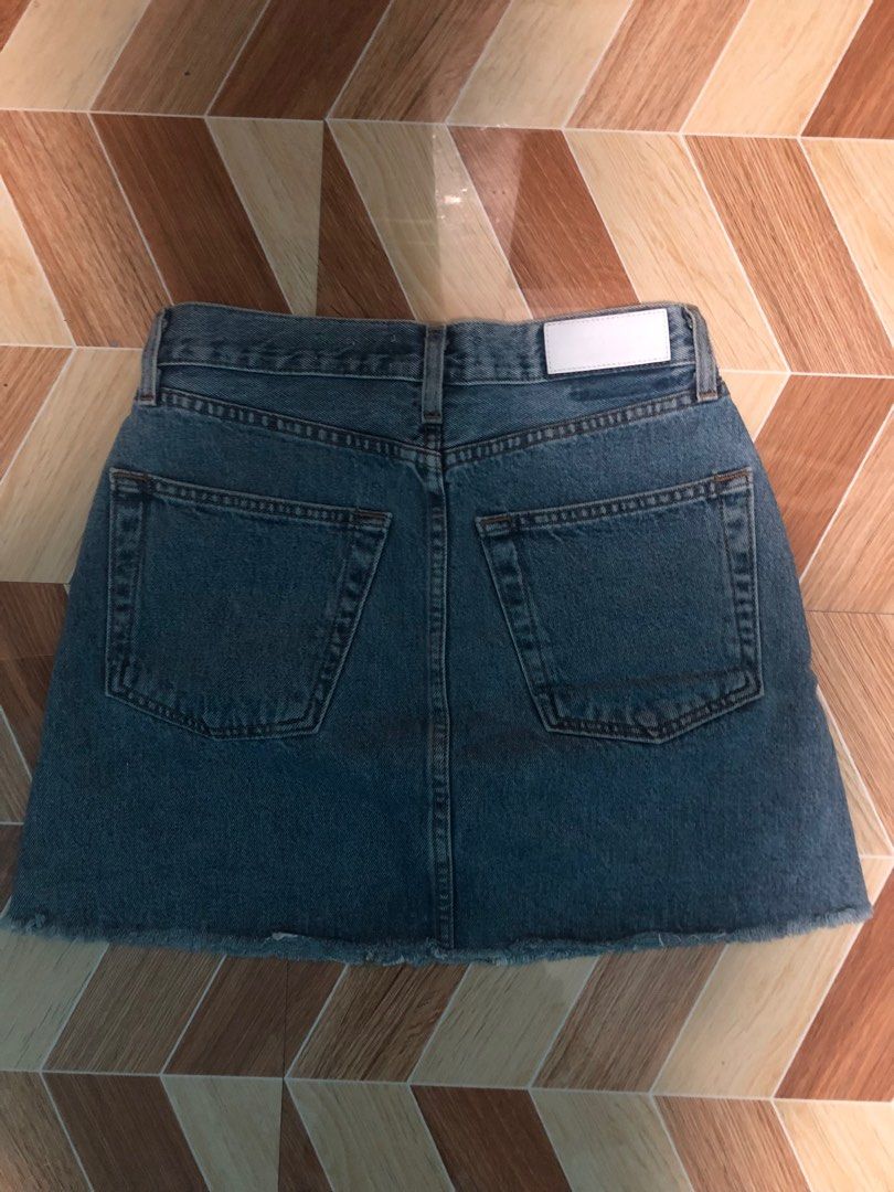 Re/done Denim Skirt (Category: Skirts) located in Makati City. Submitted by liamalex (Listing ID 1319973051, Image 3). Description: .
