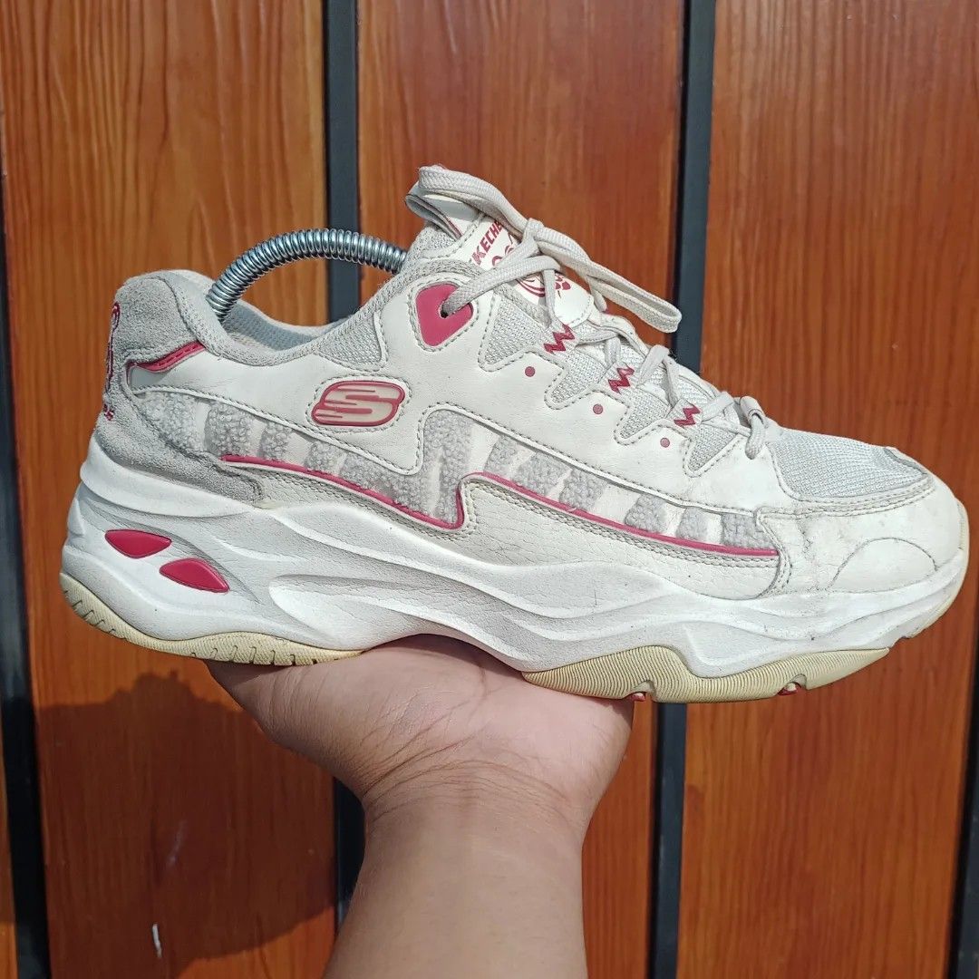 Skechers d lite x cny tiger, Fesyen Pria, Sepatu Sneakers di