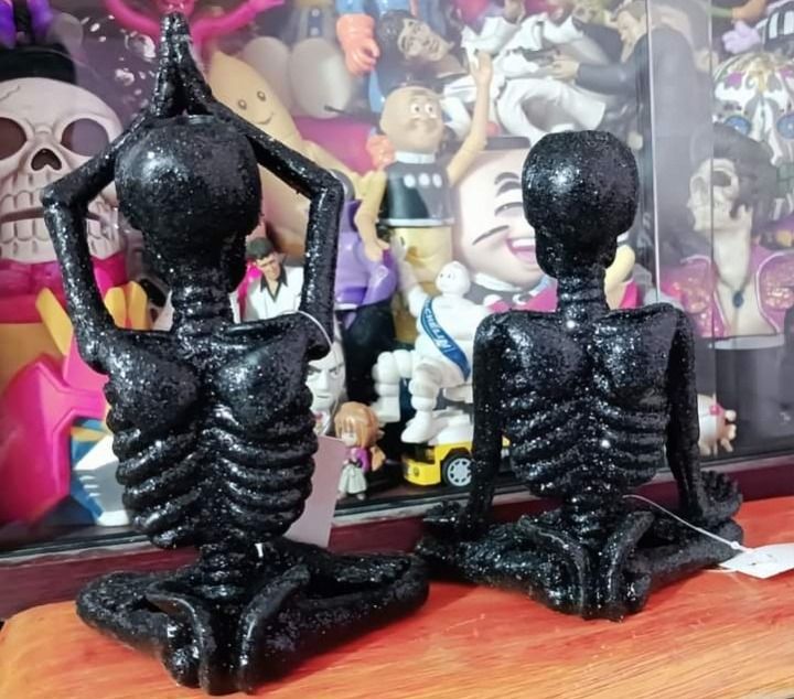 Skeleton ( Warm up before Exercise ) (Category: Massage Devices) located in Manila. Submitted by mickey_salonga (Listing ID 1319990346, Image 3). Description: perfect adDition to your bedro0m or living space.