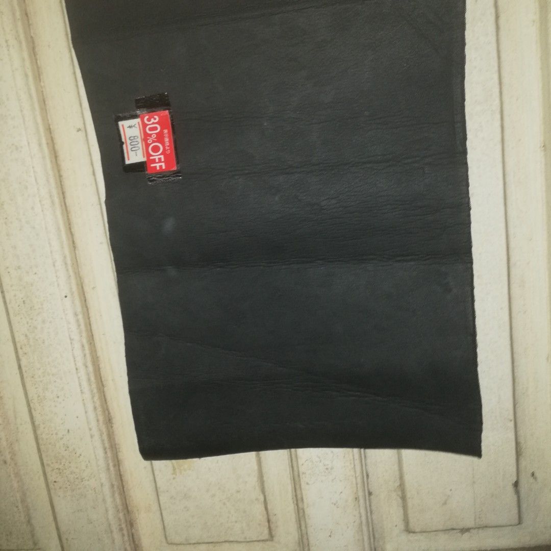 slimming belt (Category: Braces, Support & Protection) located in Paranaque City. Submitted by 4thestate.surplusan (Listing ID 1319953250, Image 3). Description: sweat belt, all b new. take all8pcs for 1k. or retail, 150 each.