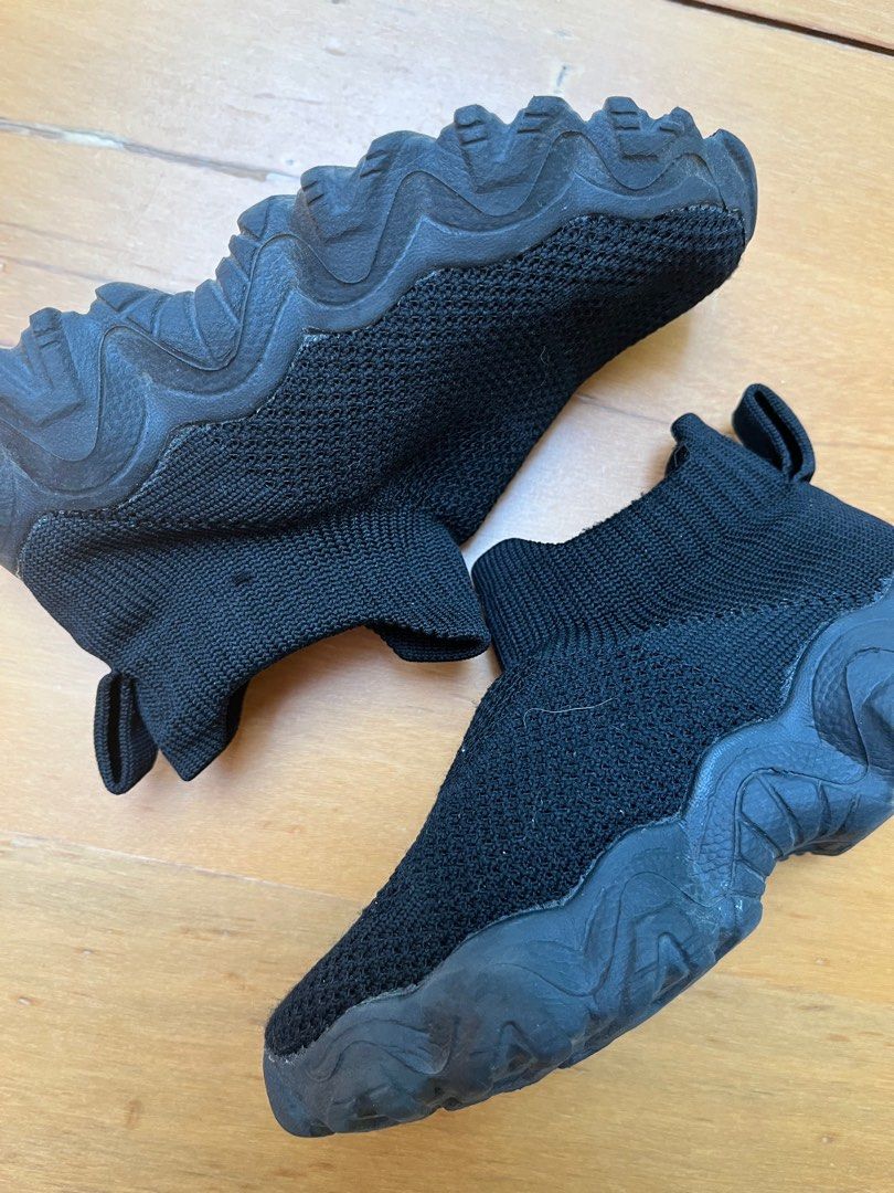 Toddler Boy Shoes (Category: Babies & Kids Fashion) located in Makati City. Submitted by khdee (Listing ID 1319897887, Image 2). Description: RFS decluttering Size 19cm Unisex Last price ‼️.