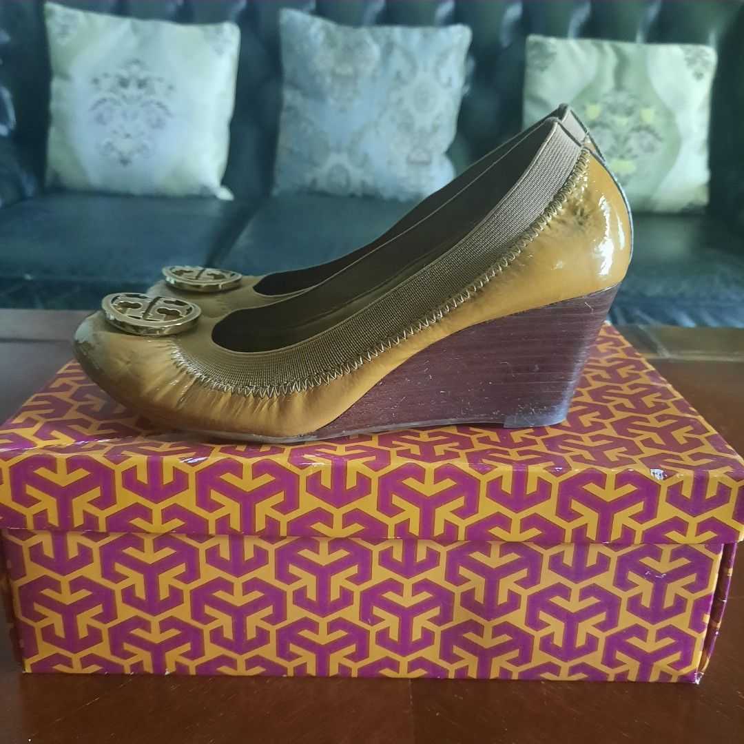 Tory burch caroline wedge outlet
