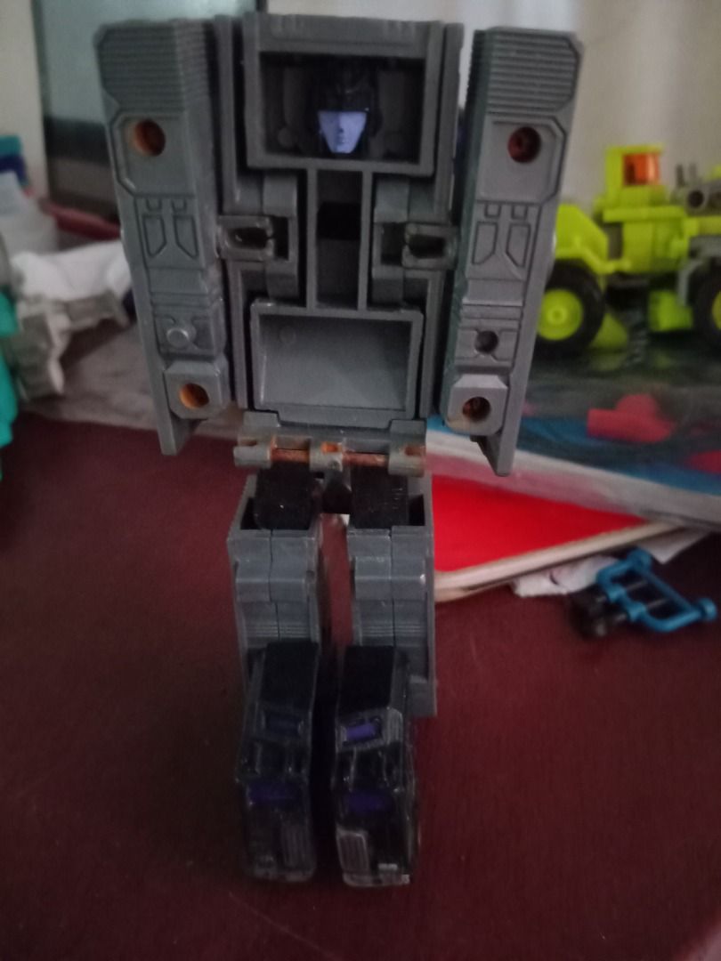 Transformers Motormaster (Category: Action & Battle Toys) located in Las Pinas. Submitted by dhon162x02905 (Listing ID 1319981937, Image 1). Description: No weapons. There is missing plate on the leg piece and the screws are a bit rusted and no box has one footplate for the combined transformation. 1 Stock Available..