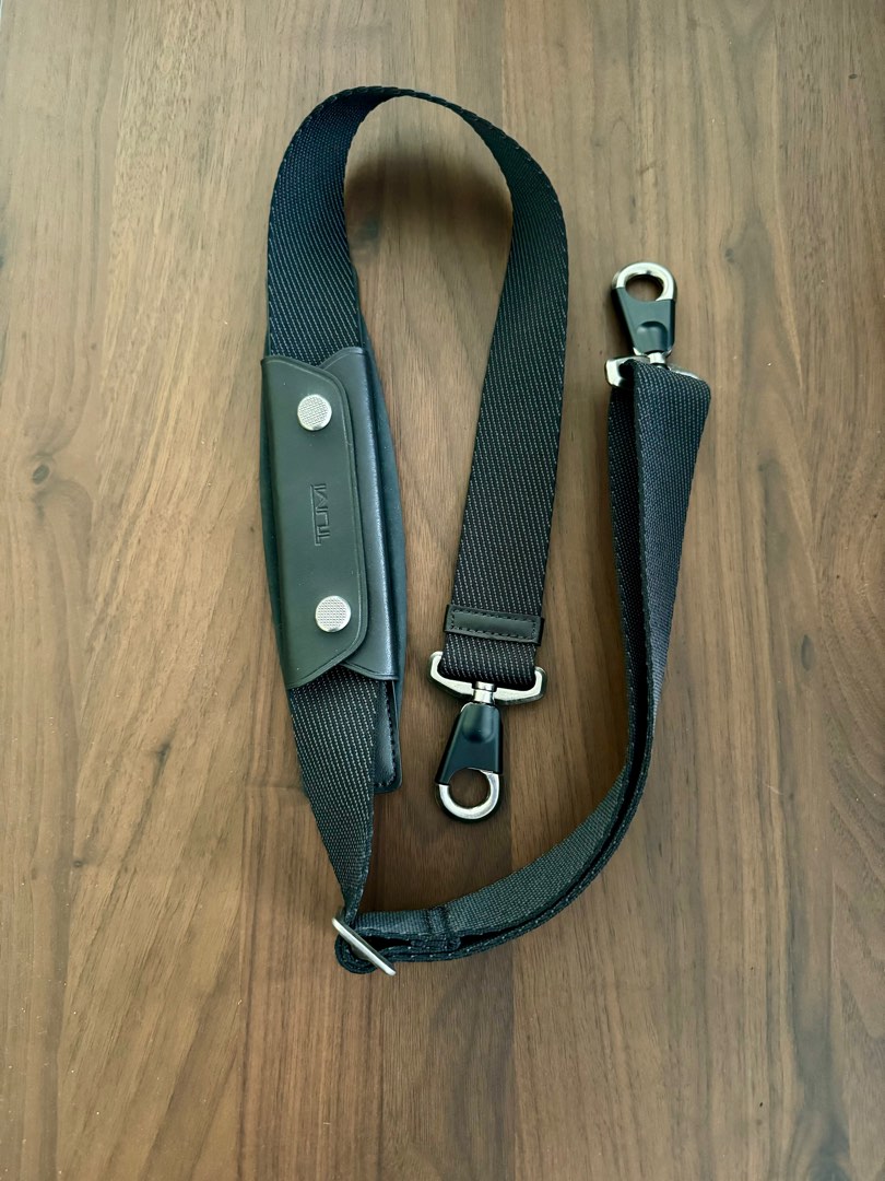 Tumi shoulder strap outlet