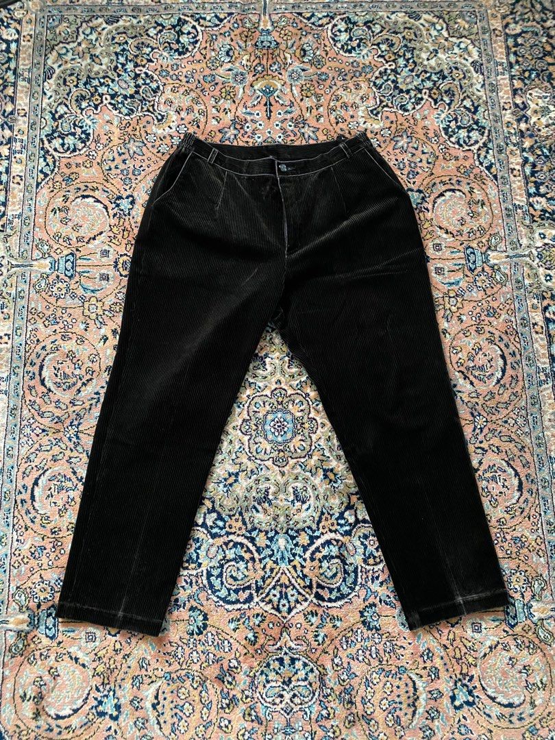 Velour Like Trouser Pants (Category: Trousers) located in Pasig City. Submitted by AndyY (Listing ID 1319941136, Image 1). Description: Meron po syang ripped na beltloop All dimes in inches 30-33 Waist (stretchable) 37 Length 7.5 Leg opening Can give discount for several purchases Shipping Shouldered By Buyer.