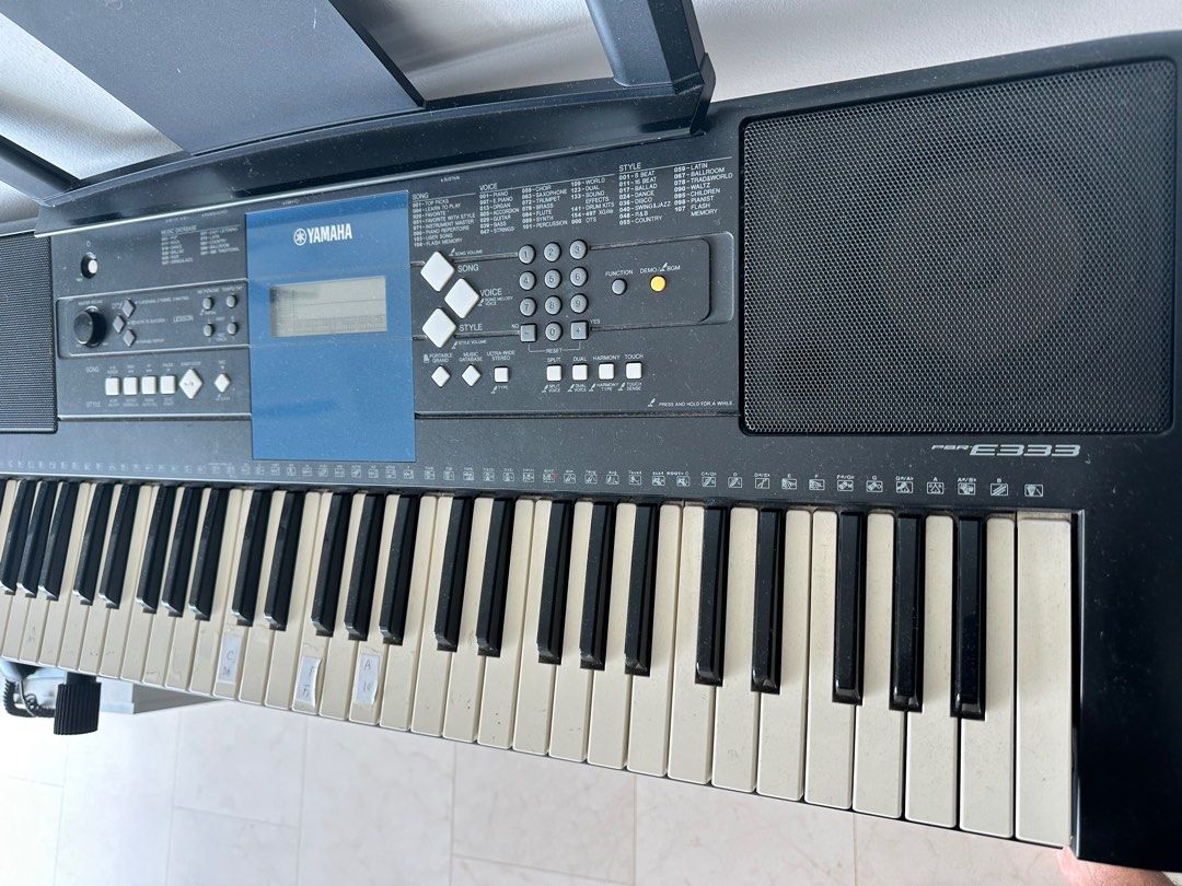 Yamaha PSR E333, Hobbies & Toys, Music & Media, Musical